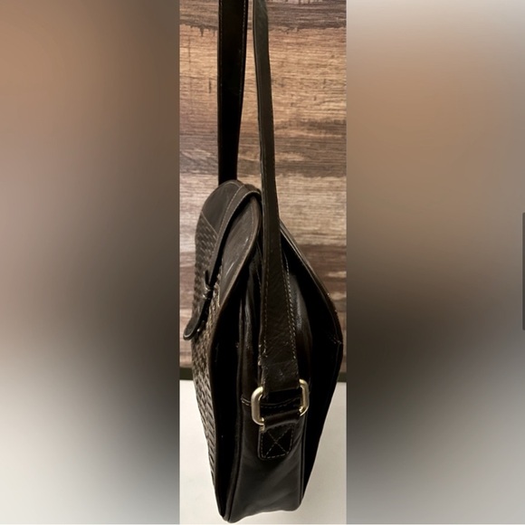 Fendi Brown Messenger Bag with Woven Texture and Adjustable Strap - Picture 6 of 9